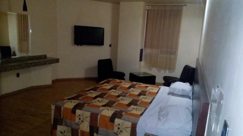 Motel Paraiso Suites Querétaro Dış mekan fotoğraf
