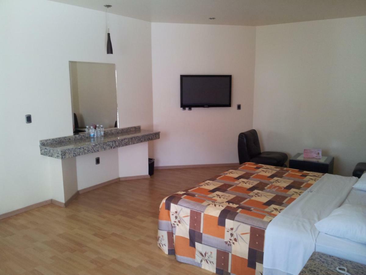 Motel Paraiso Suites Querétaro Dış mekan fotoğraf