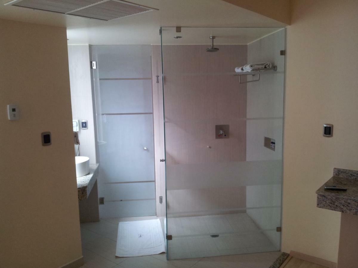 Motel Paraiso Suites Querétaro Dış mekan fotoğraf